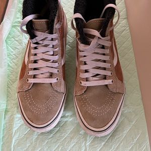 Vans Women’s size 7 1/2 men’s 6.0 waterproof ankle boots.